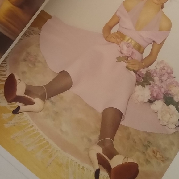 Meet your Posher, Elle - Picture 3 of 11